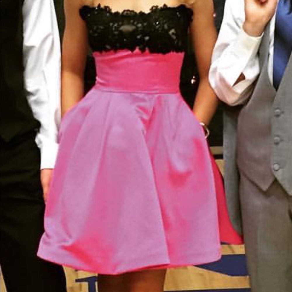 Short Sherri hill hot pink and black formal
